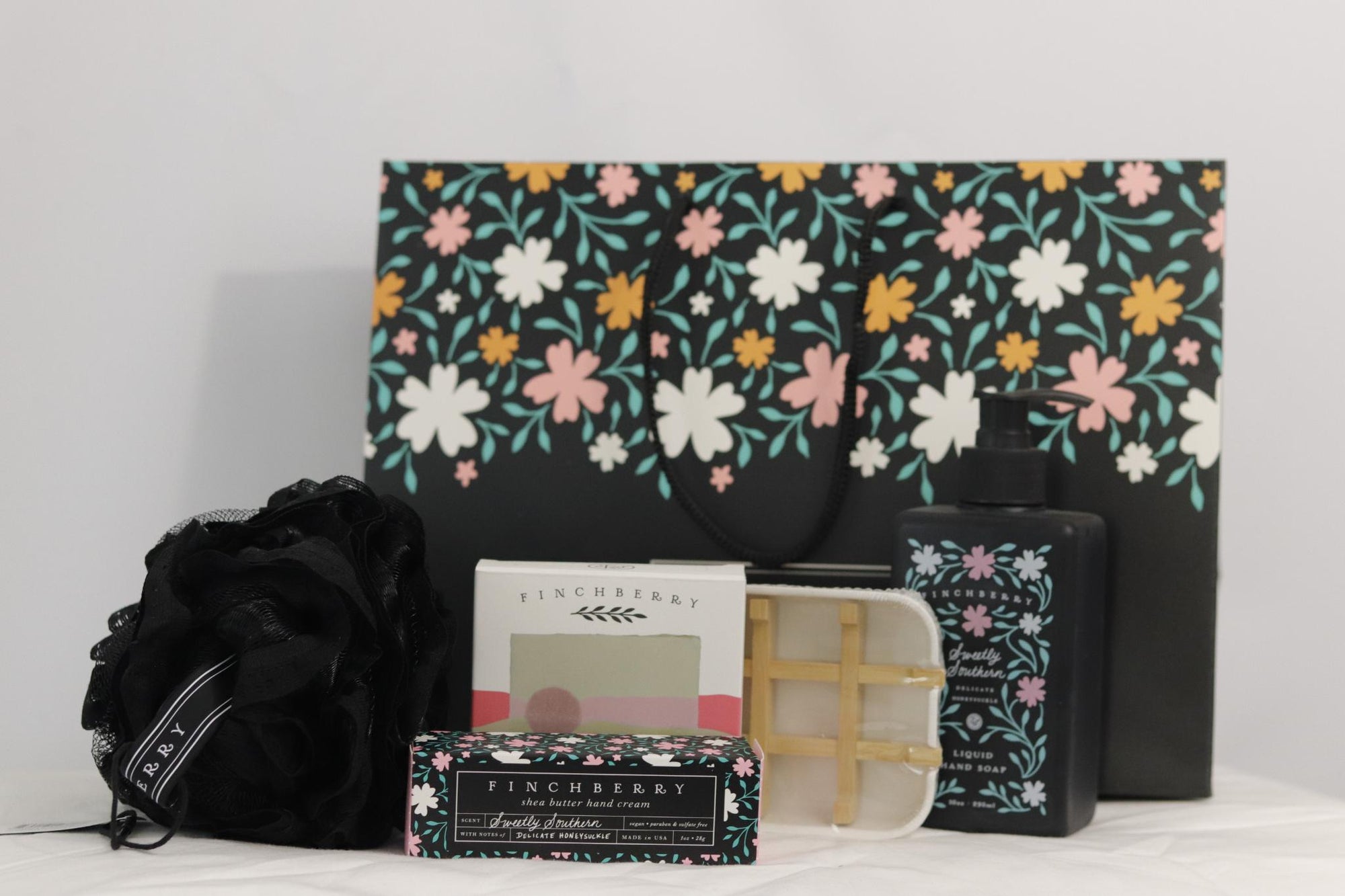 Finchberry Pamper Her Gift Set 5pc set